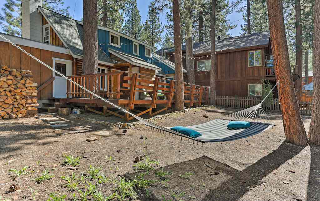 Boutique Artsy Log Cabin In North Lake Tahoe