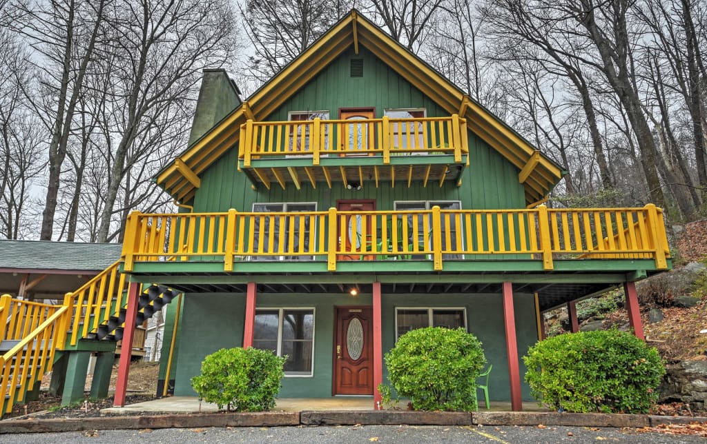 Cabin W Private Patio 1 Mile From Chimney Rock