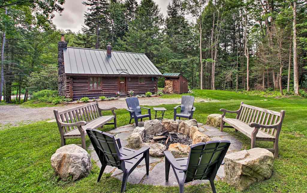 Log Cabin Mins To Green Mountain National Forest