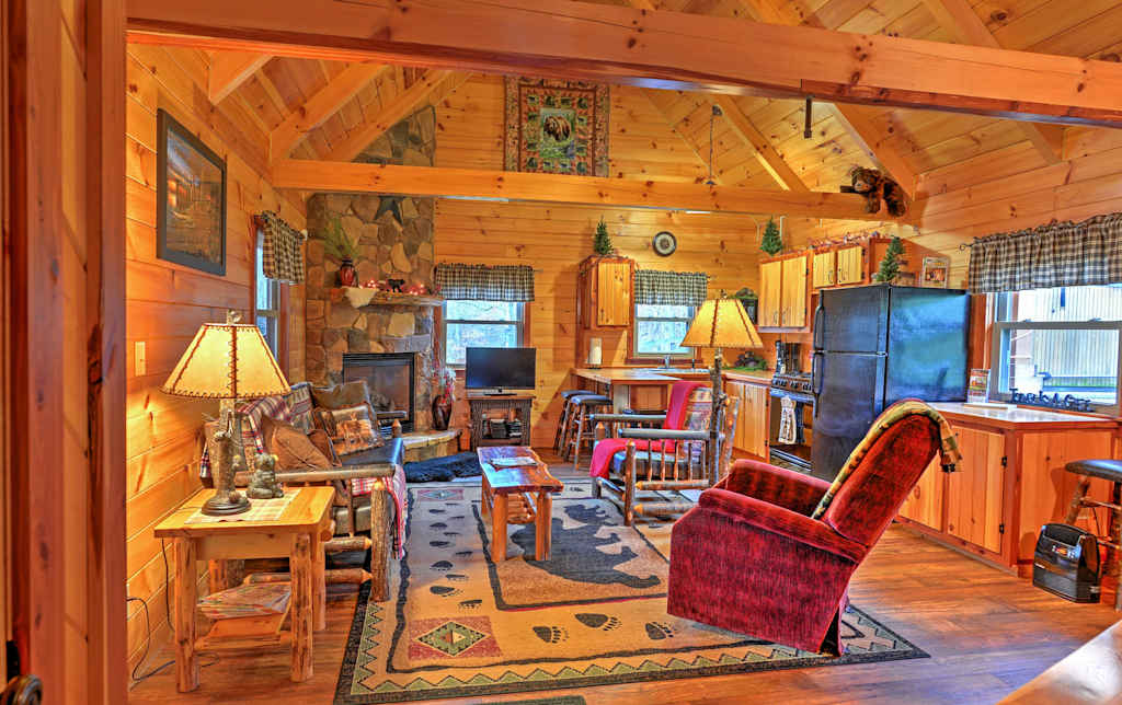 Rustic Dundee Cabin W Hot Tub Forest Views