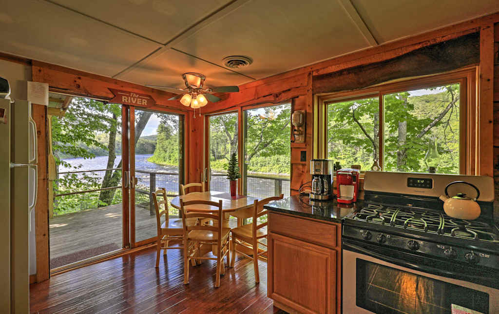 Cozy Warrensburg Cottage On The Hudson River