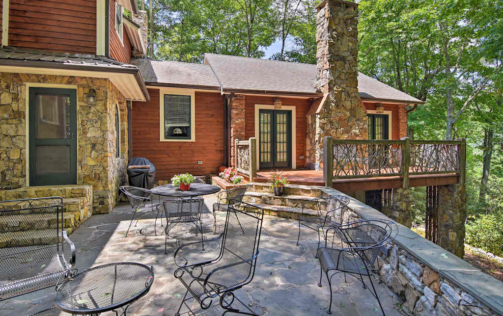 Beautiful Banner Elk Home W Mountain Views Decks