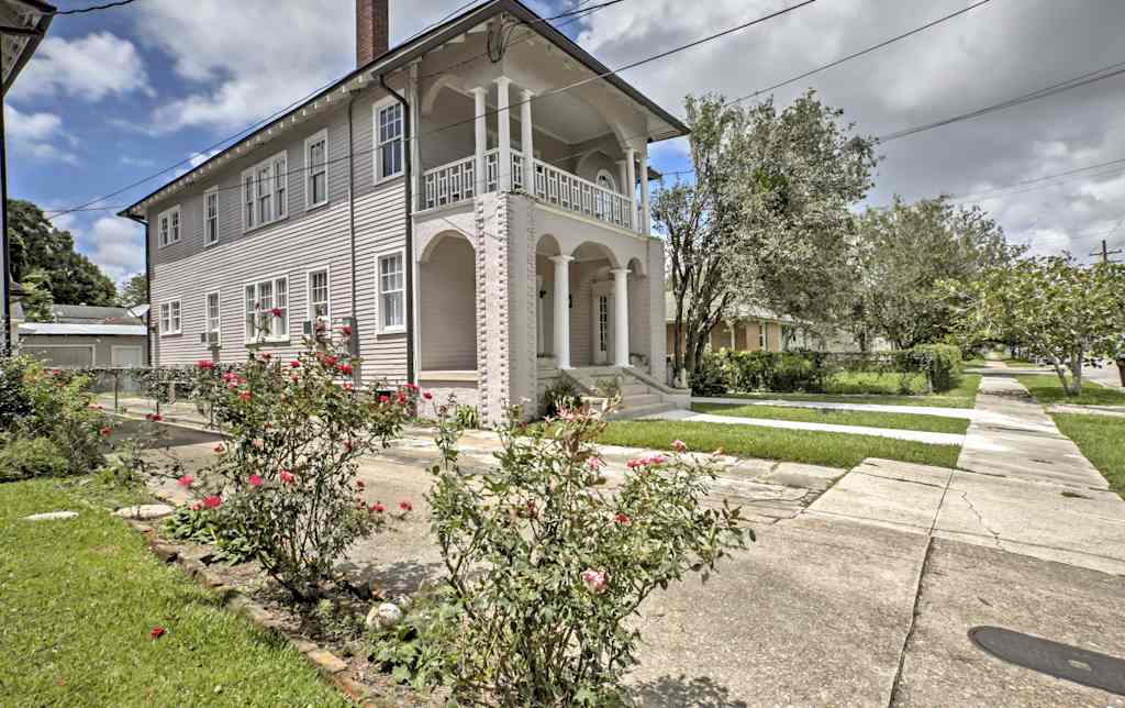 Spacious New Orleans Apt W Porch In River Bend