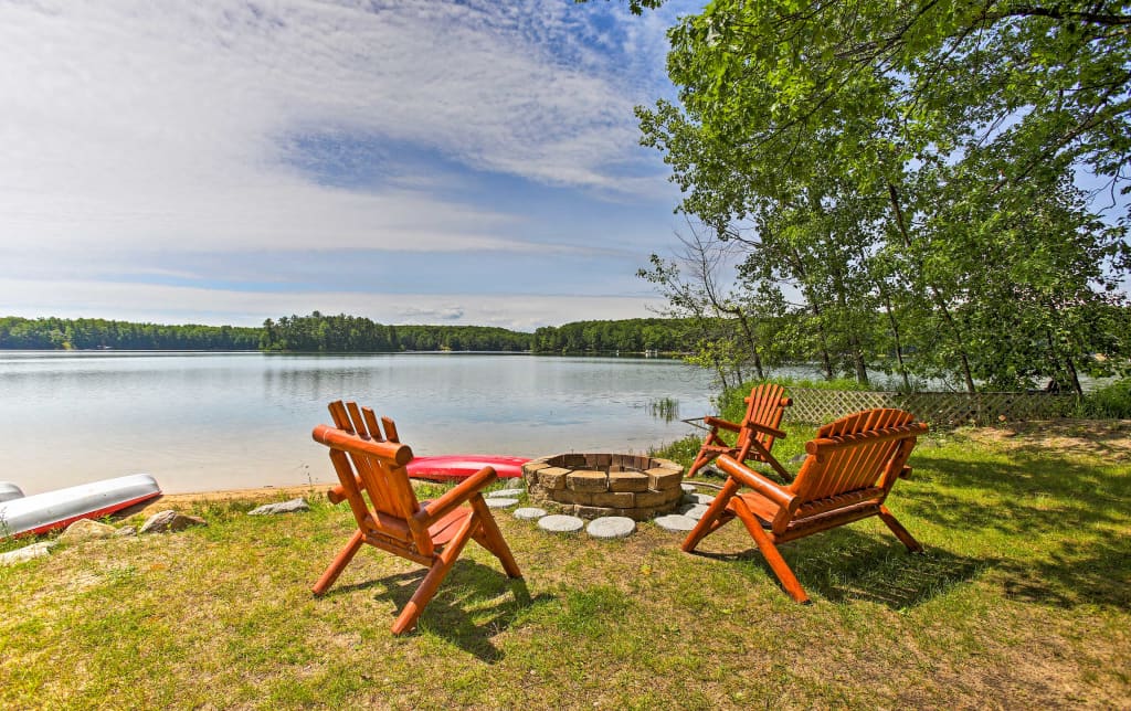 Beautiful Lakefront Cabin In Traverse City Forest