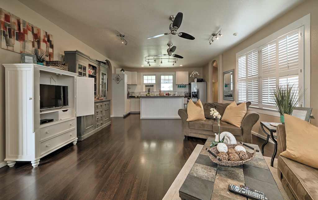 Modern House W Private Yard In The Heart Of Hilo