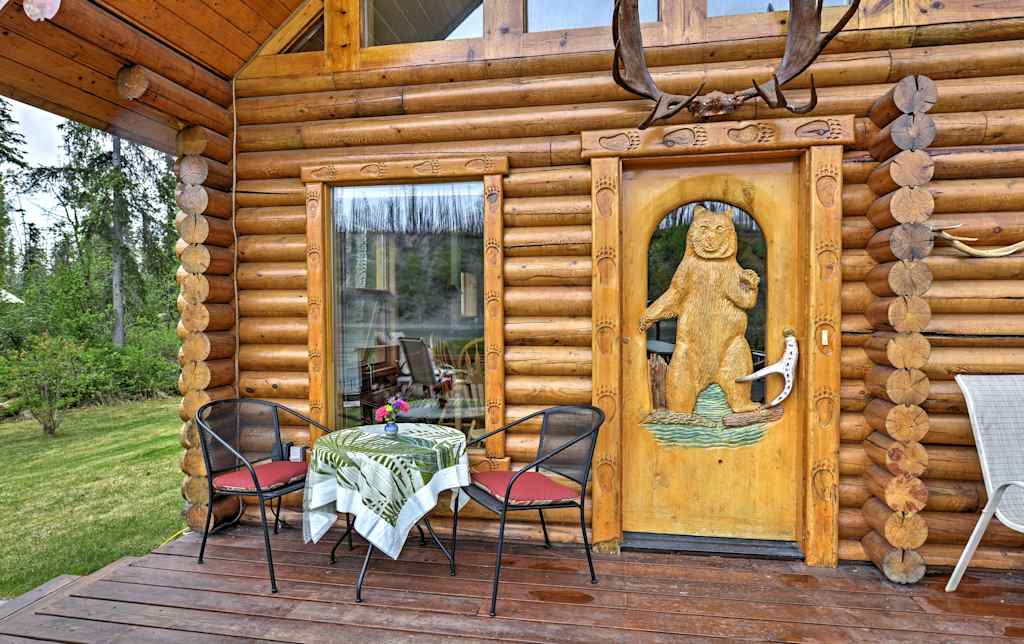 Soldotna Fishing Lodges W Dock On Kenai River