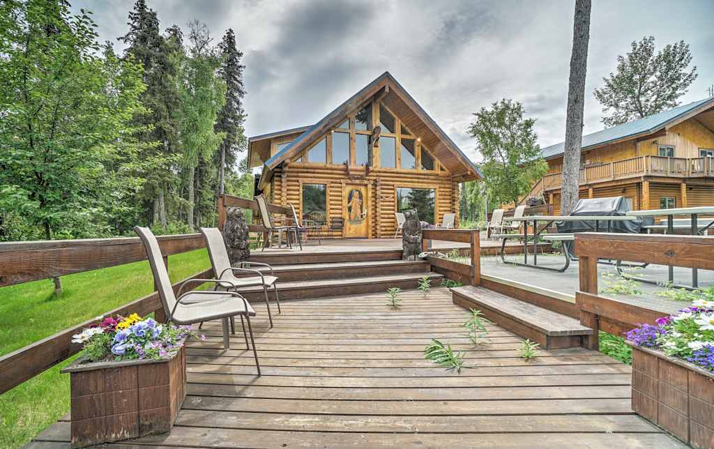 Soldotna Fishing Lodges W Dock On Kenai River