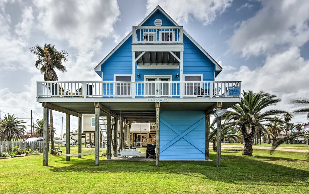 Cozy Surfside Beach House W Deck Gulf Views