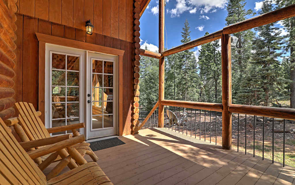 Duck Creek Village Cabin W Deck Fire Pit Evolve Vacation Rental