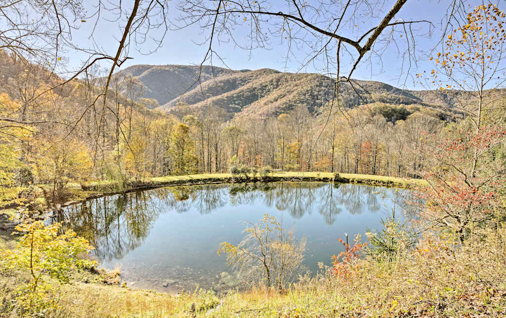 Multi Cabin Big Butte Retreat On 90 Acres W Pond