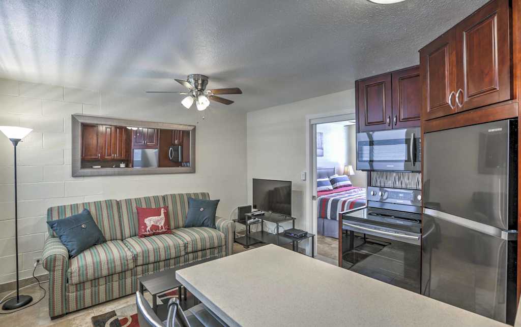 Honolulu Apartment Near Waikiki Beach