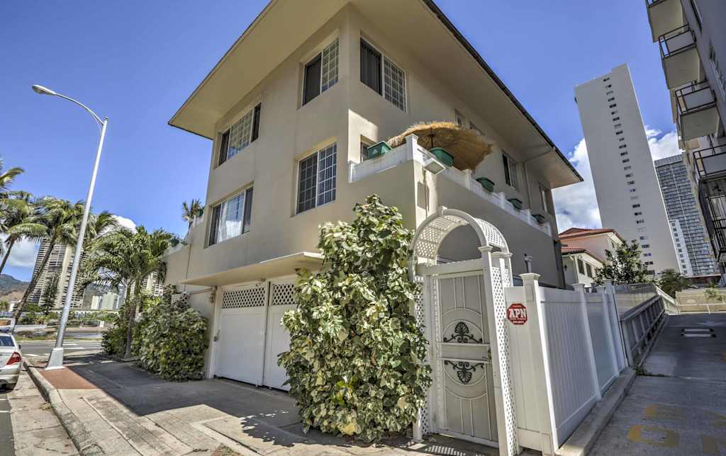 Honolulu Apt 1 Mile From The Beach Surf Spots