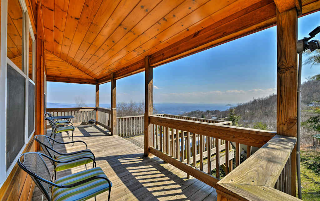 Warm Cozy Cabin W Deck On Top Of The Blue Ridge