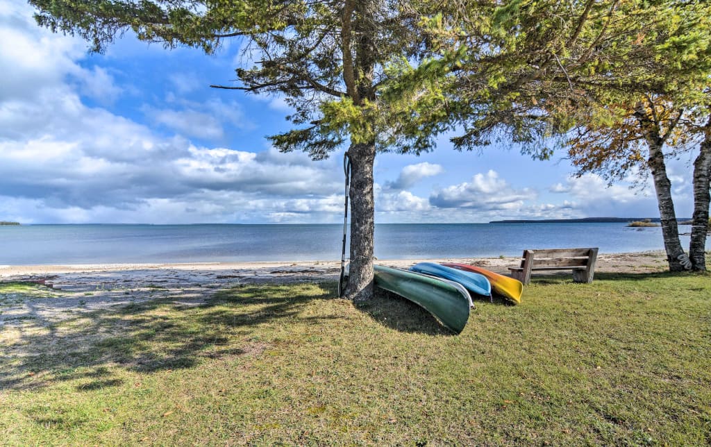 St Ignace Cottage W Deck Beach On Lake Huron