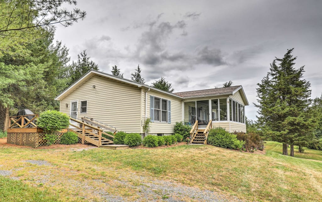 House On Seneca Lake W Sunroom Near Boat Launch