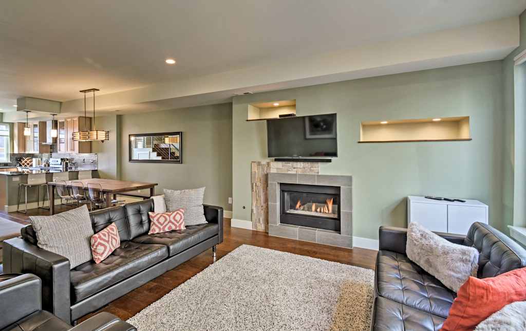 Upscale Townhome 5 Min Drive From Downtown Denver