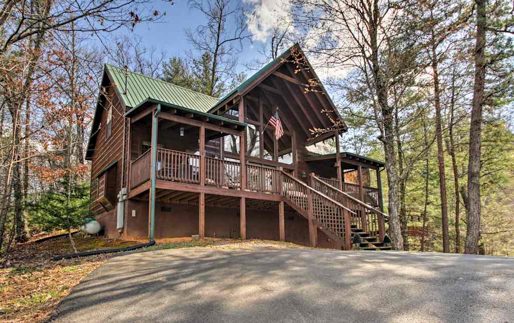 Sevierville Cabin W Deck Smoky Mountain Views