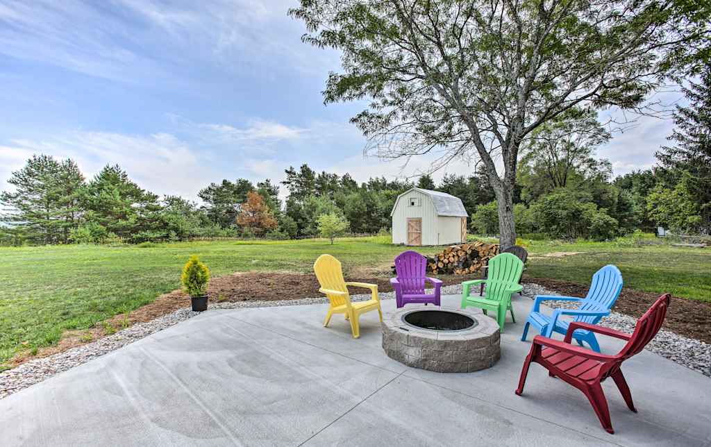 70 S Themed Traverse City Home W Hot Tub