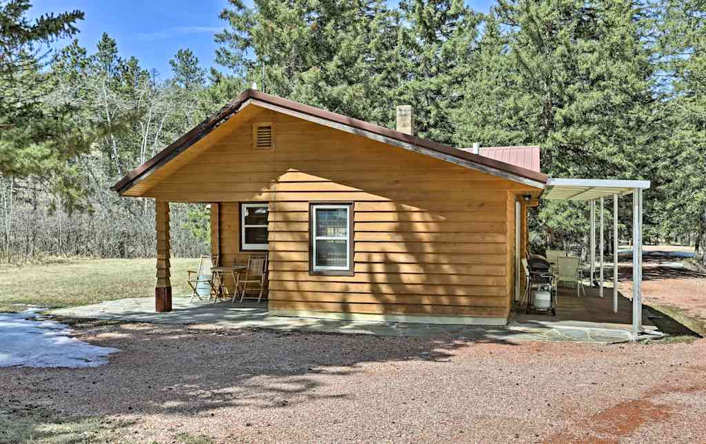 Black Hills Historic Cabin Fireplace Grill Deck