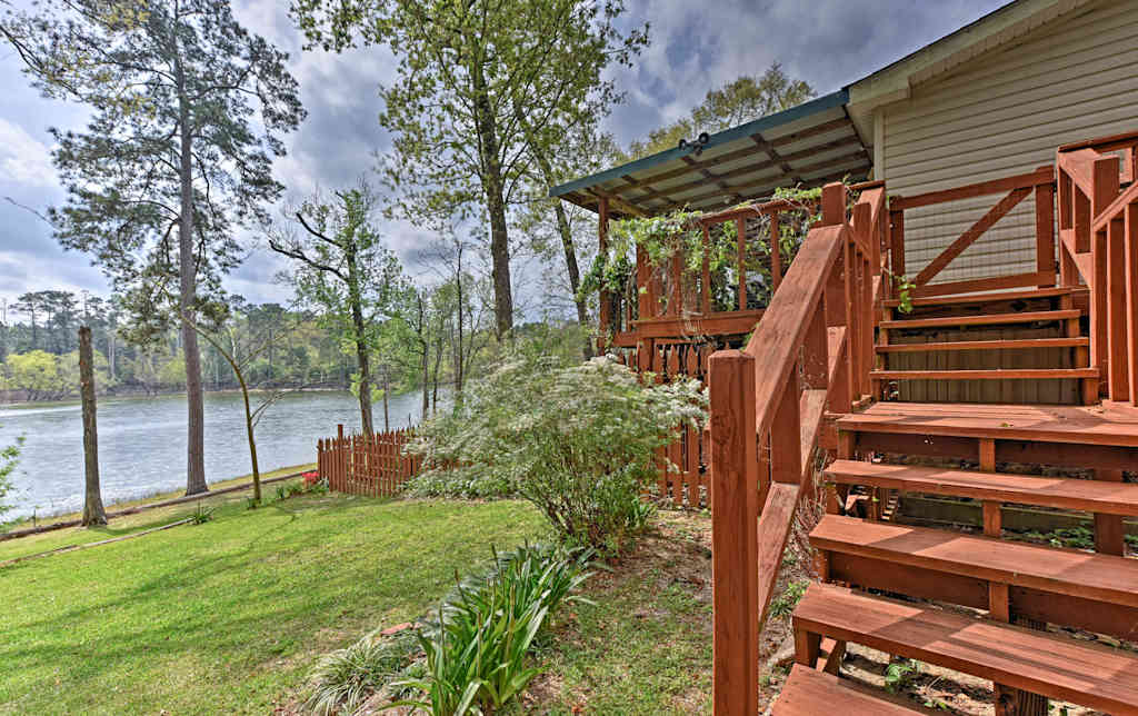 Serene Waterfront House W Deck On Lake Sam Rayburn