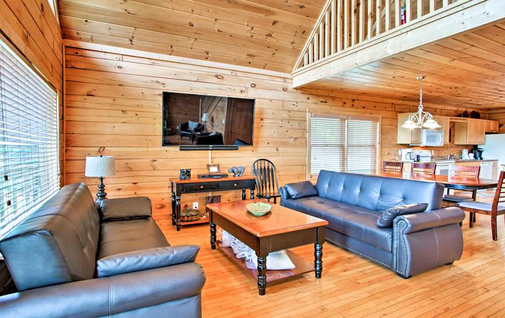 Updated Pigeon Forge Cabin W 5 Master Brs Hot Tub