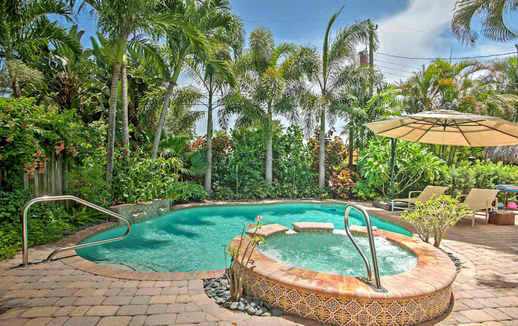 Backyard fort lauderdale