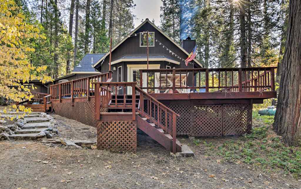 Arnold Cabin W Fire Pit Deck By Big Trees Park