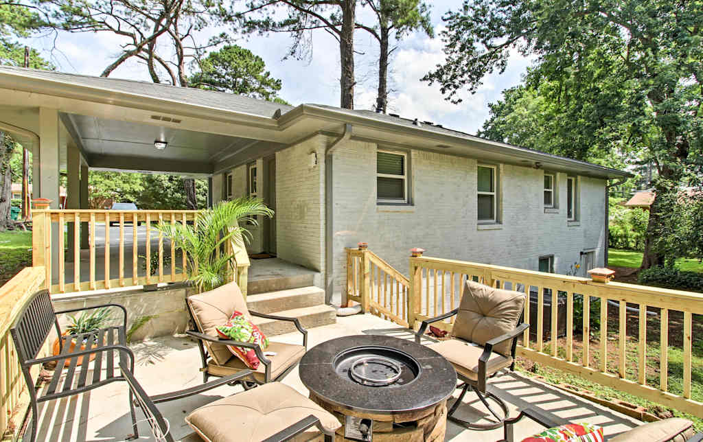 Modern Home W Deck Gas Fire Pit Evolve Vacation Rental