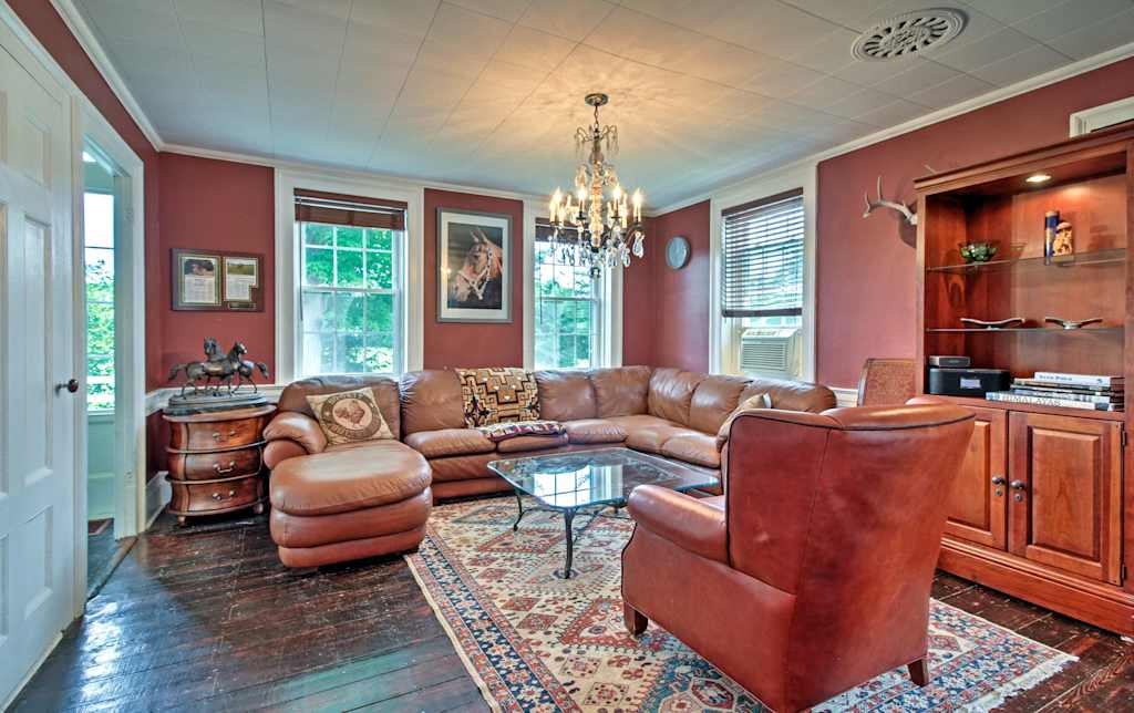 Greenwich Colonial Farmhouse W Deck On 100 Acres