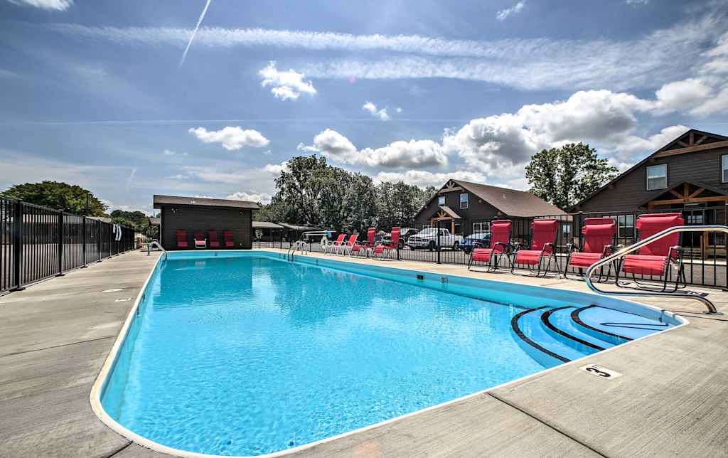 Table Rock Lake Cabin W Pool Access Fire Pit