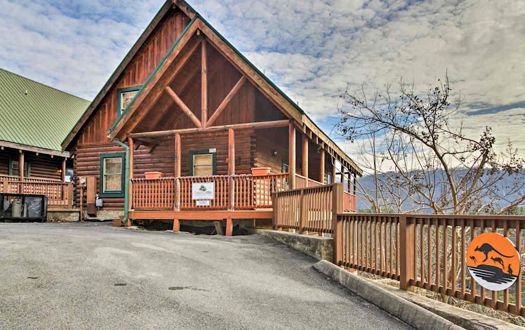 Smoky Mountains Cabin W Hot Tubs Views