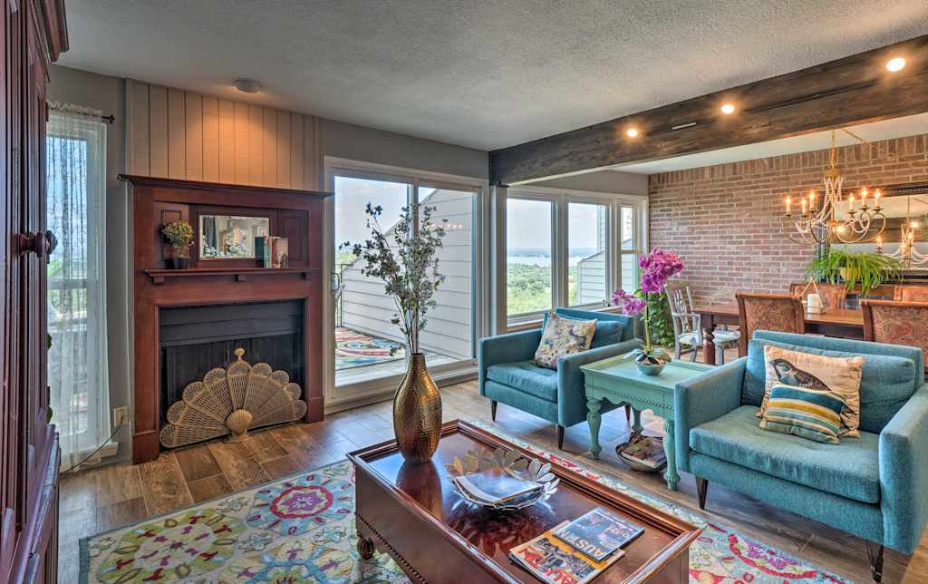 Updated Horseshoe Bay Condo W Lake Lbj Views