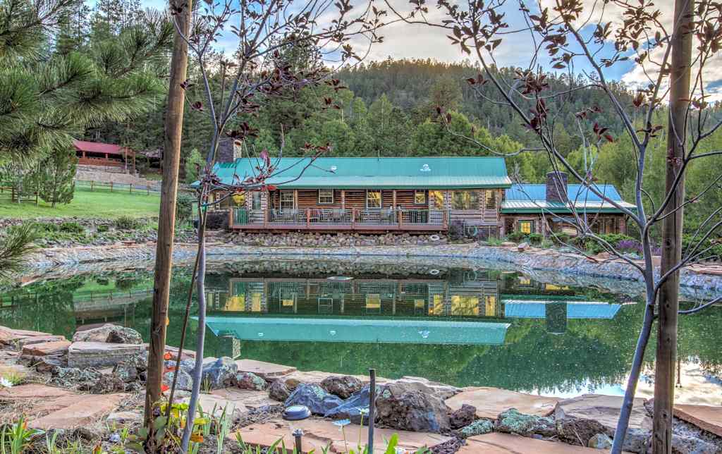 The Lodge At Snover Lodge Stables In Greer