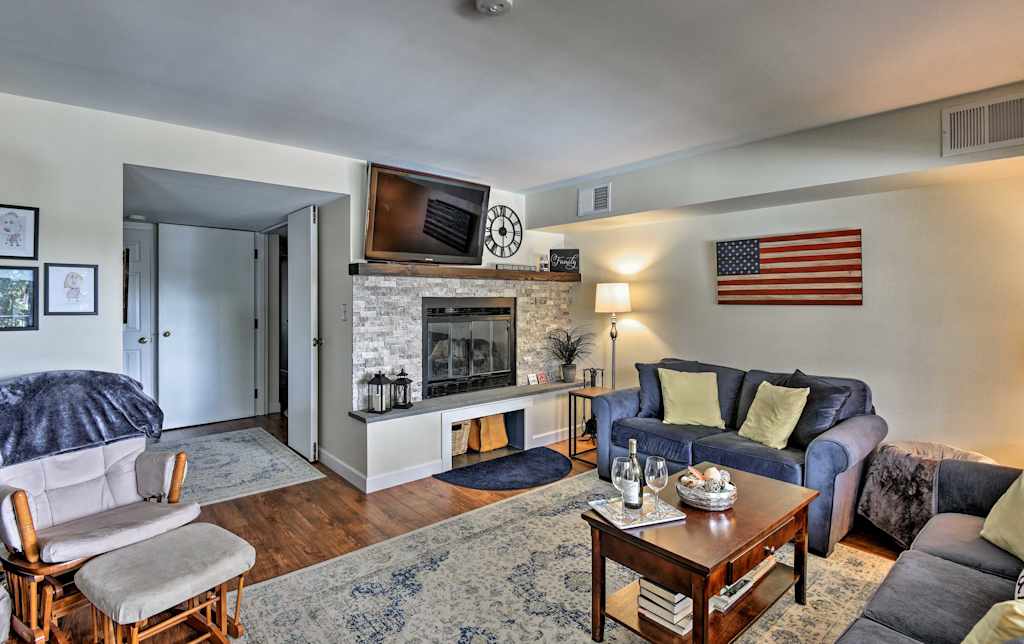 Lakefront Poconos Condo W Pool Access Water Views