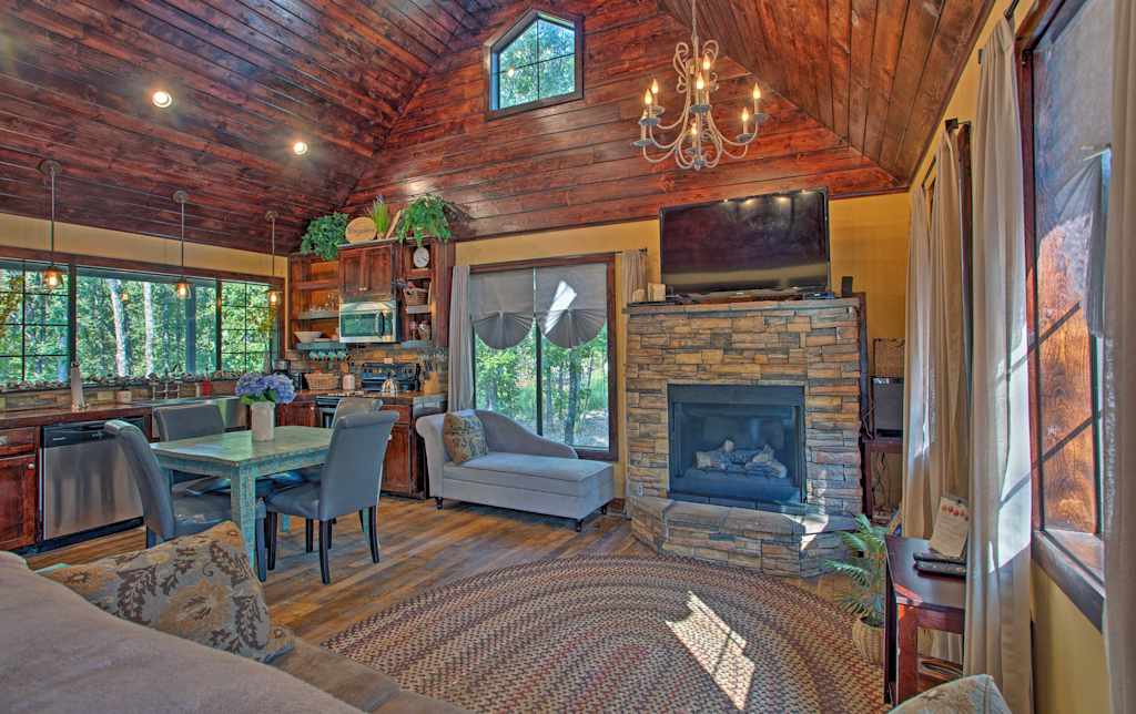 New Greystone Cottage W Hot Tub In Broken Bow