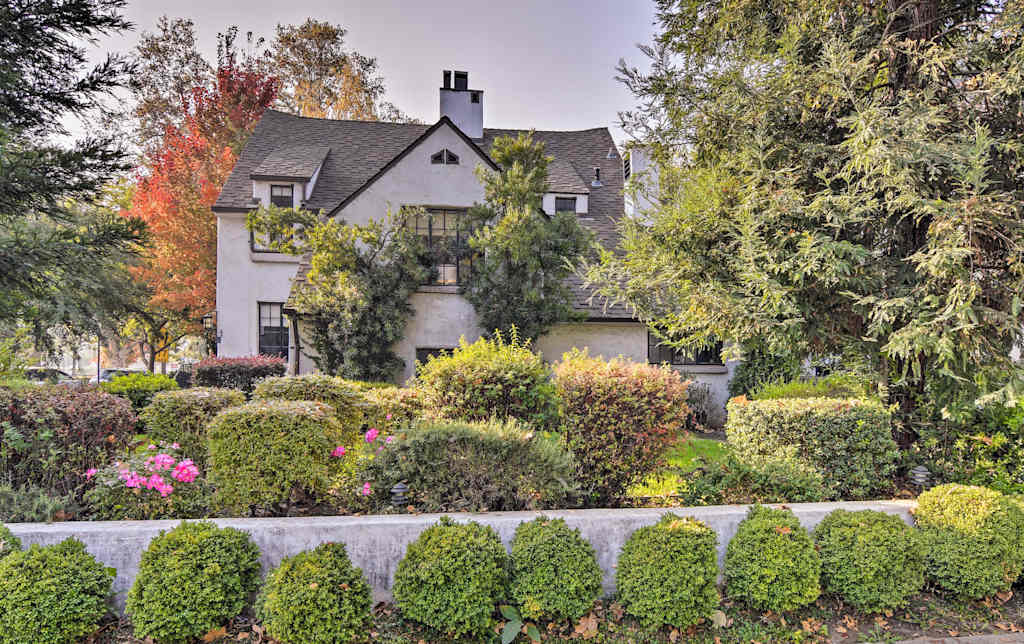 Storybook Cottage W Cedar Hot Tub 2 Mi To Midtown