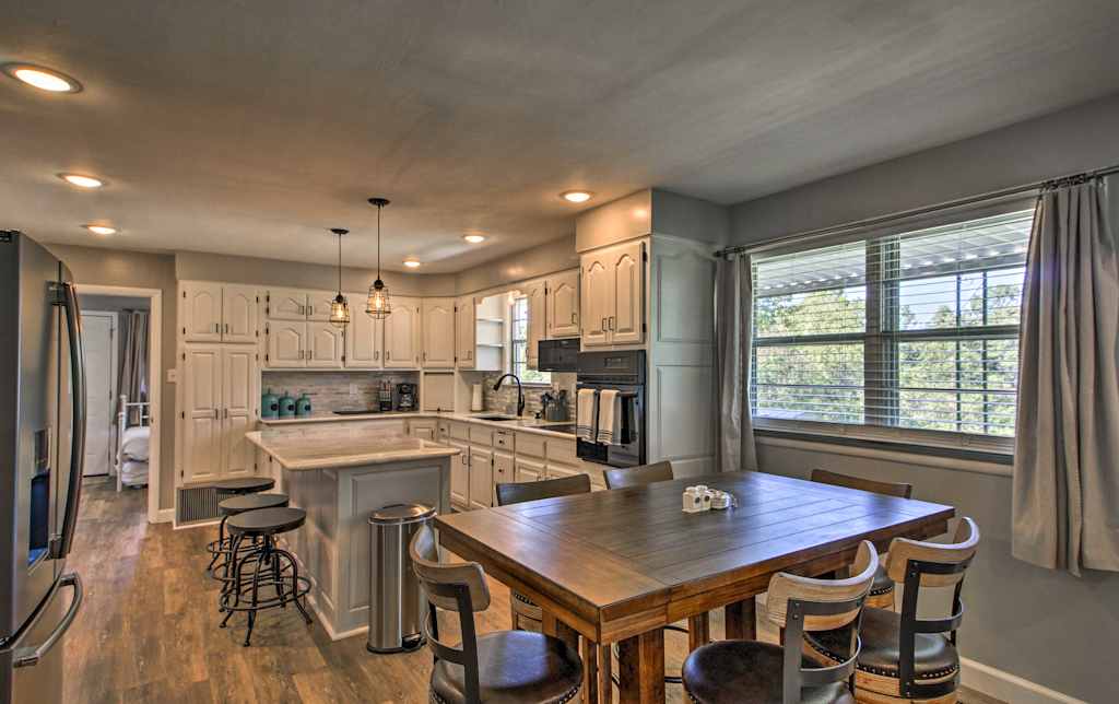 Lakeview Home 1 Mile From Bull Shoals Lake