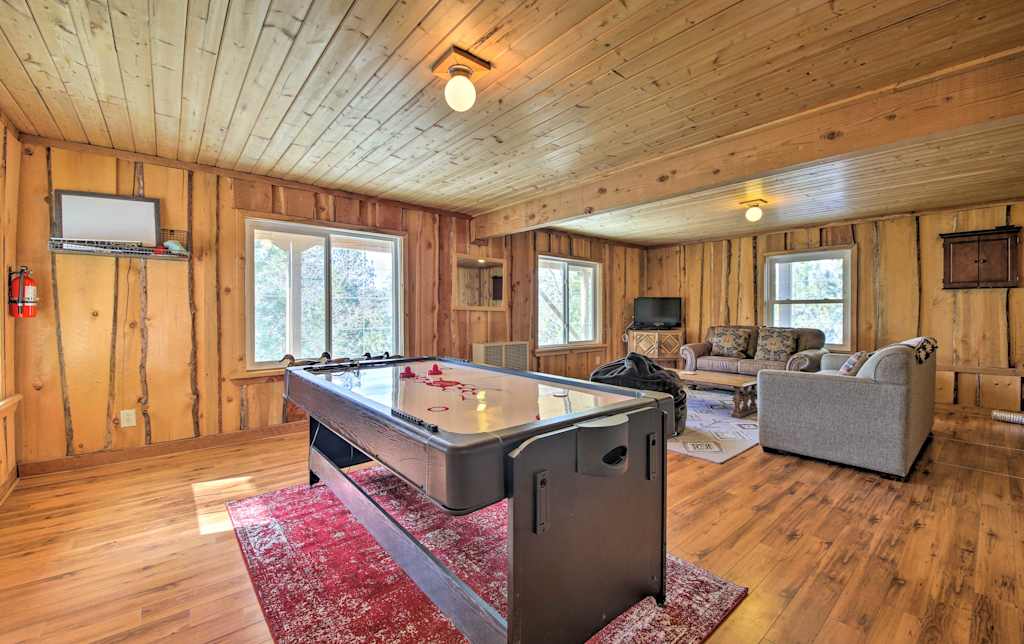 Big Bear Cabin W Wraparound Deck Game Room