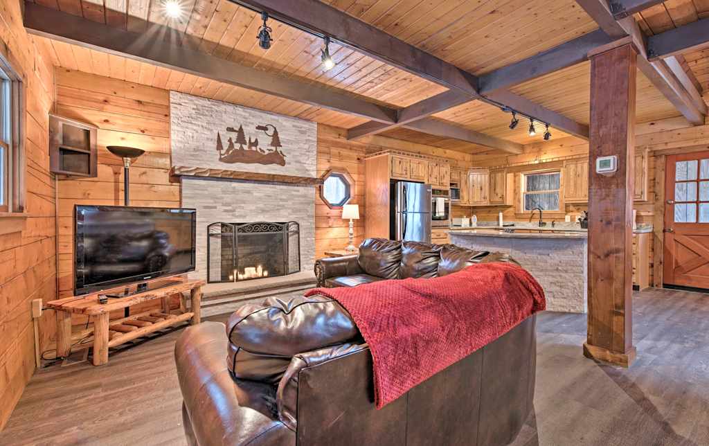 Luxury Cabin W Deck 2 Blocks To Locust Lake
