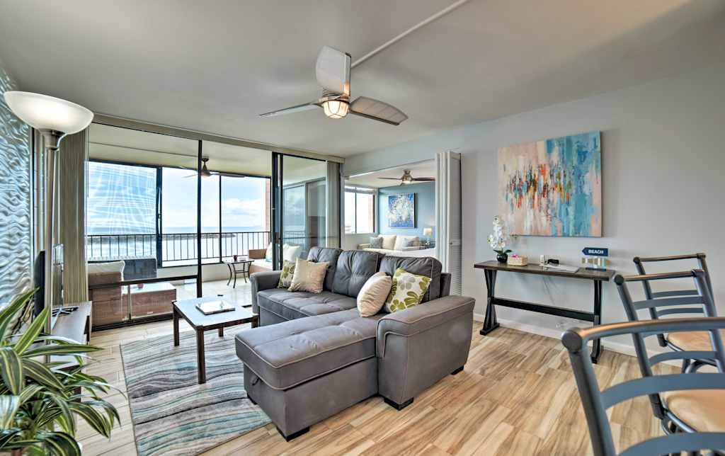 Oceanfront Maui Condo W Lanai Pool Grill