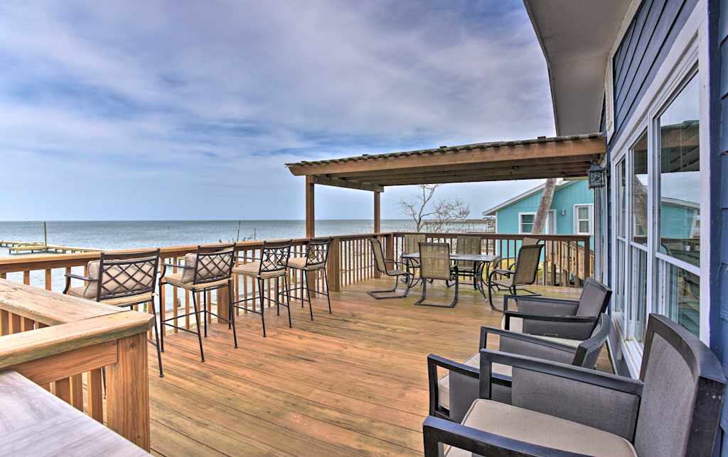 Bayfront Rockport Home W Private Fishing Pier