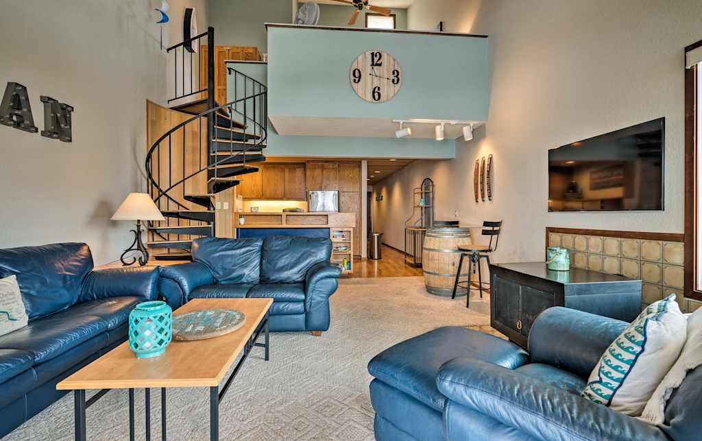 Waterfront Lake Chelan Resort Home W Docks