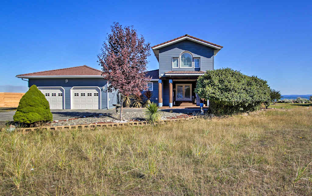 Bayfront Ocean Shores Home W Deck Fire Pit