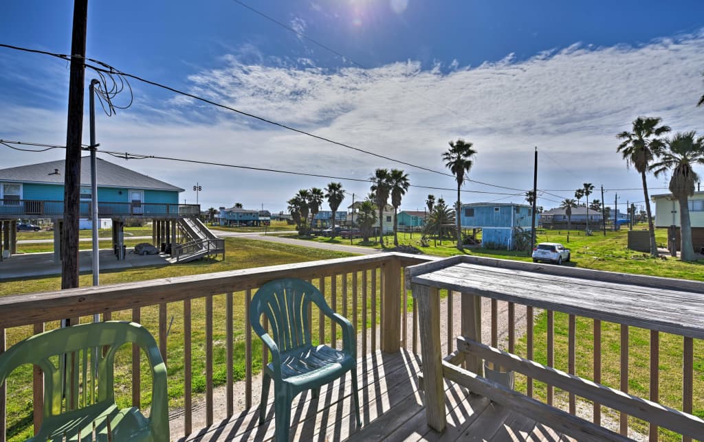 Colorful Cottage 2 Blocks To Surfside Beach