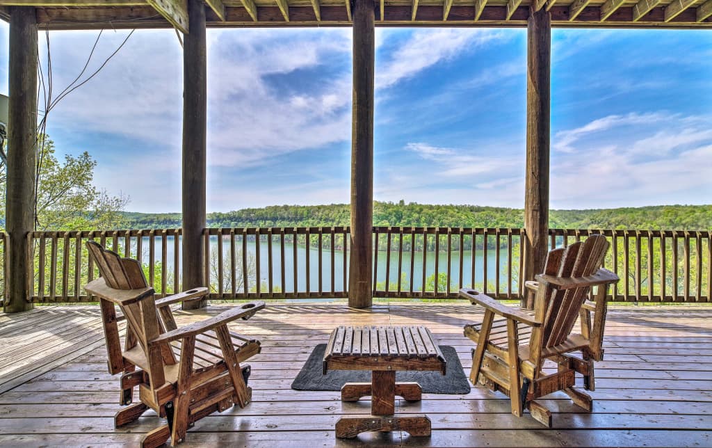 Spacious Cabin On Dale Hollow Lake W Hot Tub