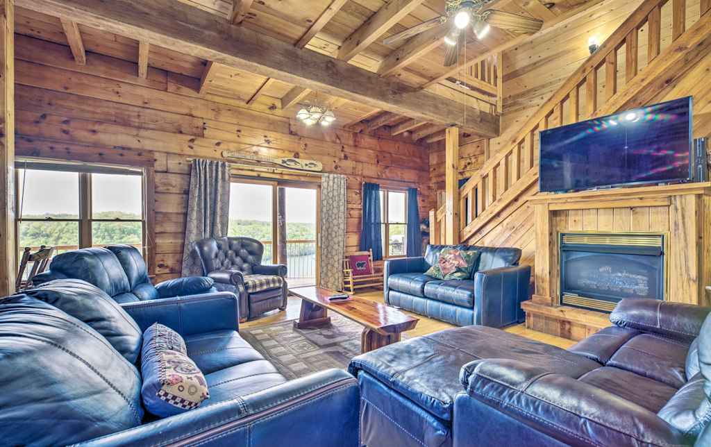Spacious Cabin On Dale Hollow Lake W Hot Tub