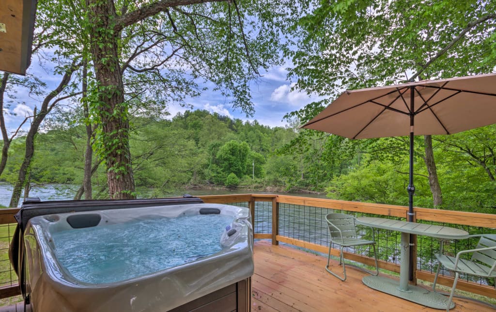 Cabin On Tuckasegee River Mins To Bryson Evolve Vacation Rental