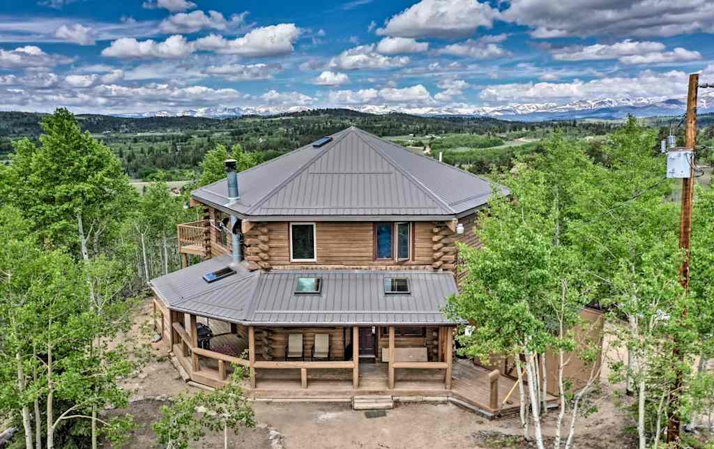 Pet Friendly Como Cabin W Mountain Views Evolve Vacation Rental