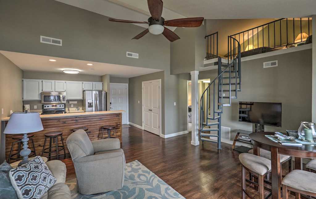 Lake Of The Ozarks Condo W Deck Lake Views