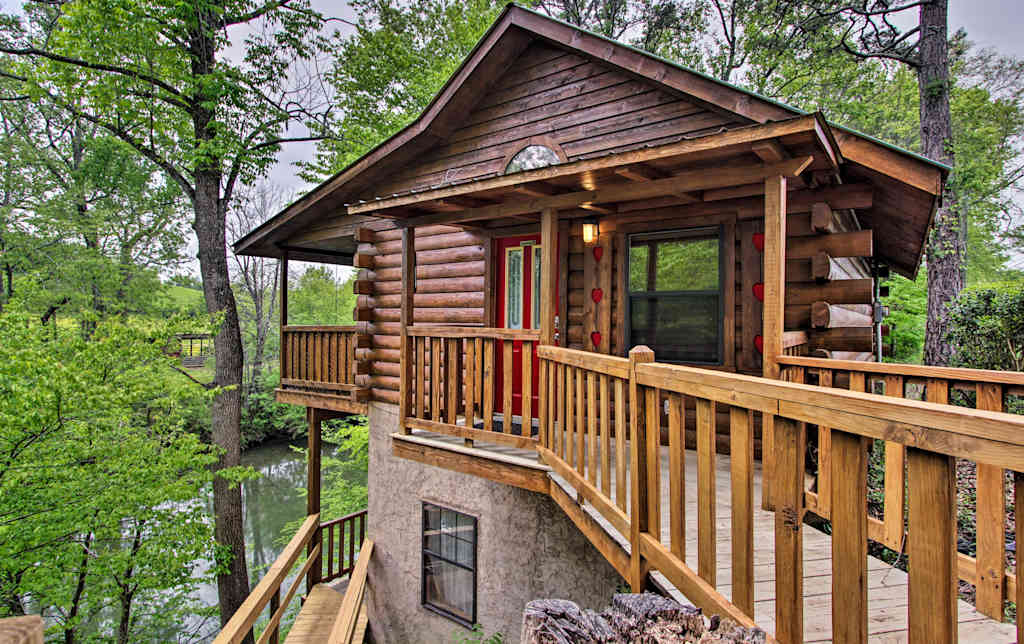 New Cozy Riverfront Cabin 5 Mi To Pigeon Forge